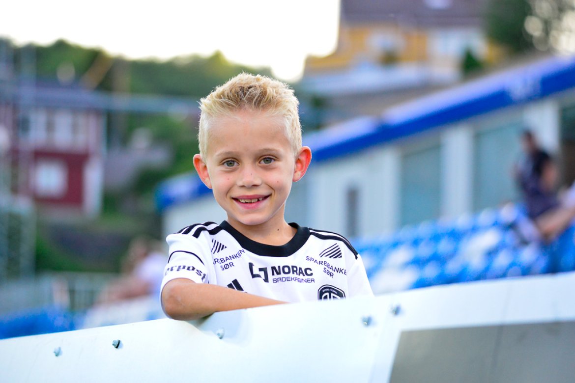 Store og små Arendal-supportere hadde all mulig grunn til å være i godt humør.