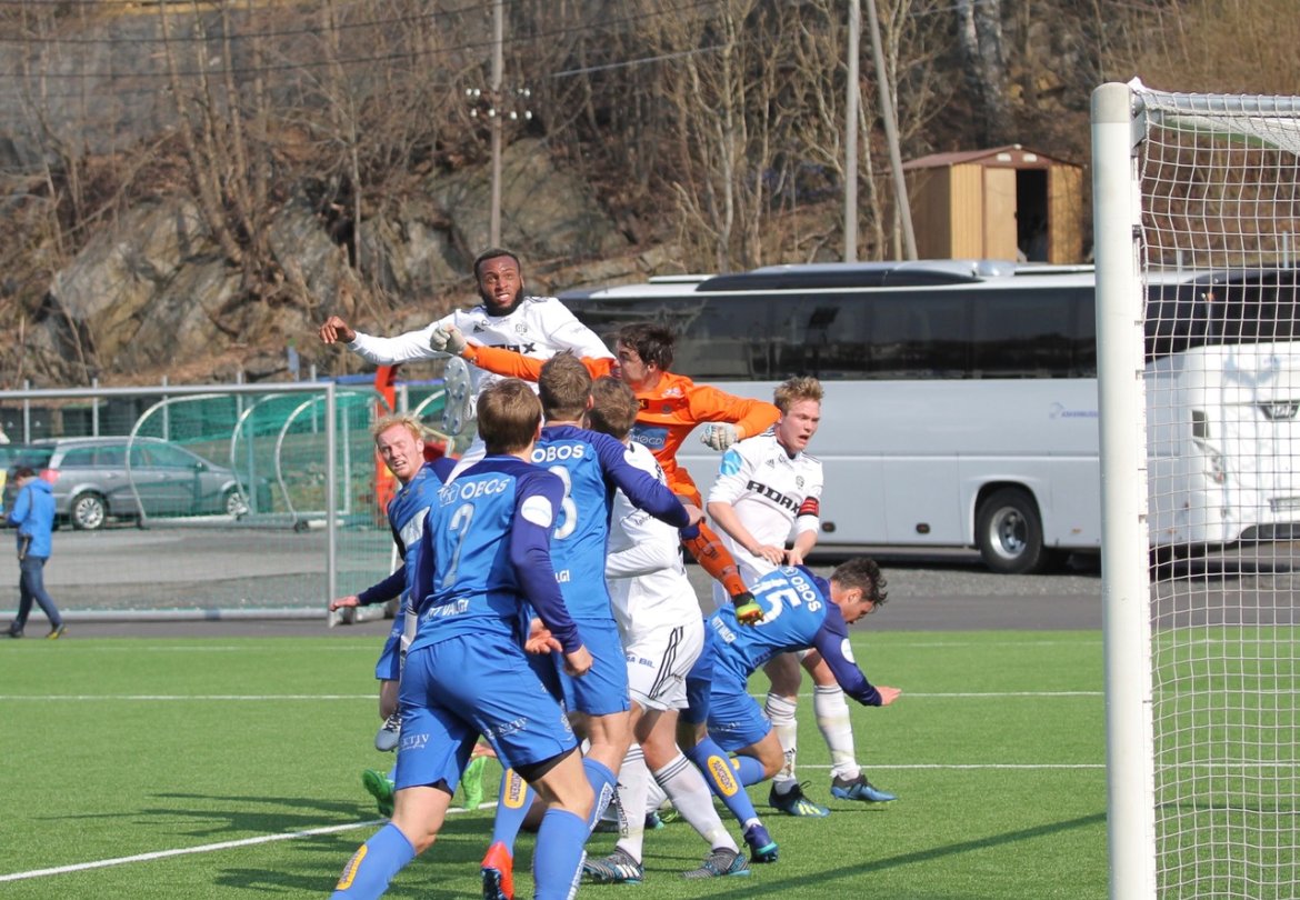 Reiss Greenidge er fullstendig dominerende i luftrommet!