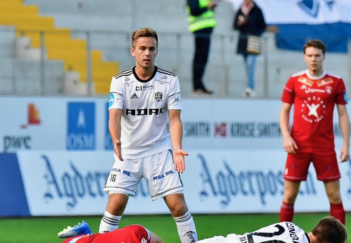 Kim Kvaalen vil åpenbart ha ballen....