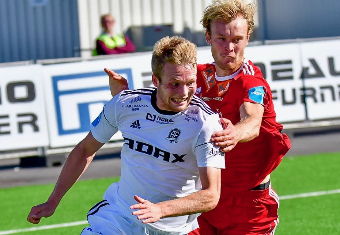 Winning face! Fabian Stensrud Ness gjorde det vanskelig å være Vidar-forsvarer....