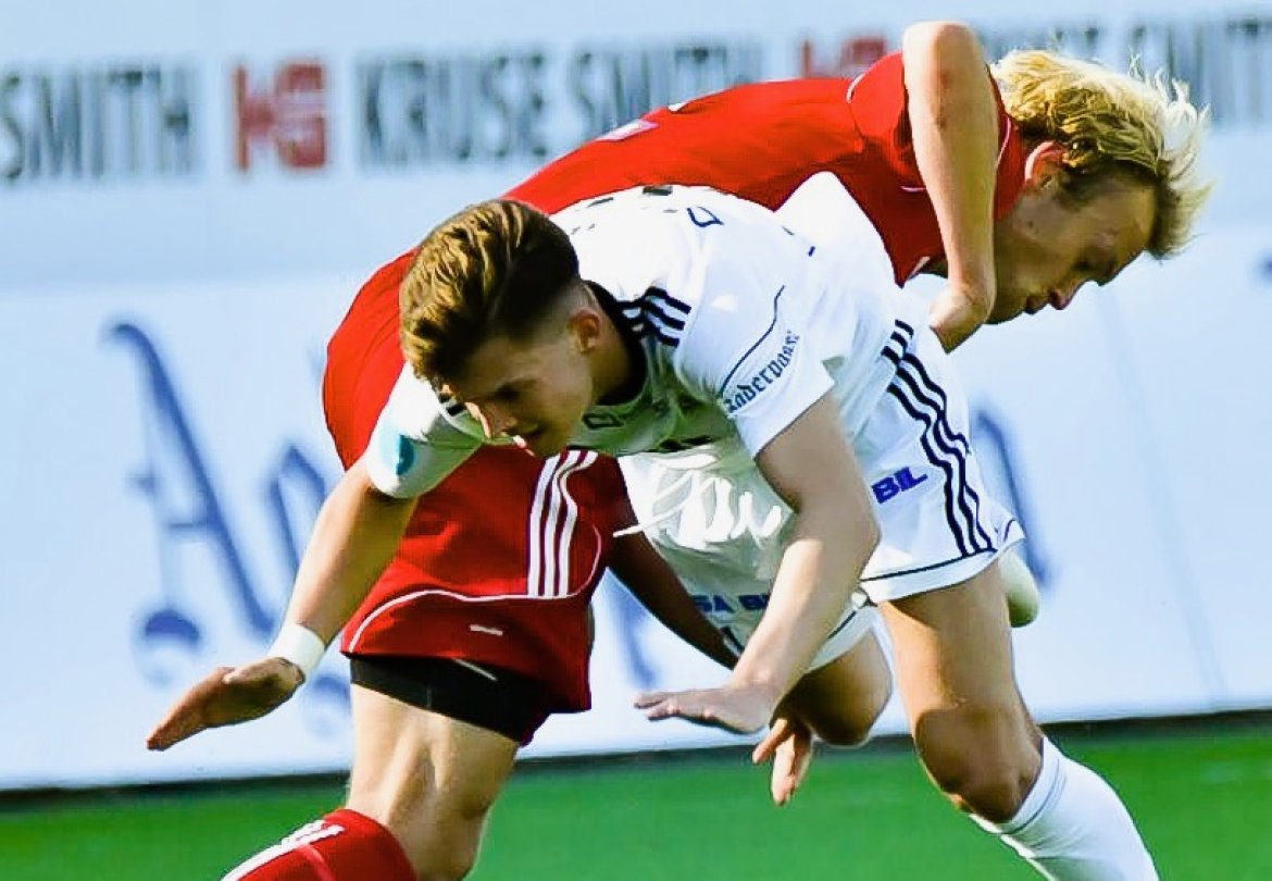 Harde tak og tette dueller for Stian Rokås Michalsen.