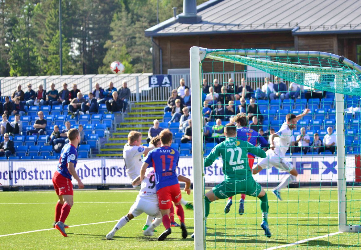 Tøffe dueller, men ingen scoring.