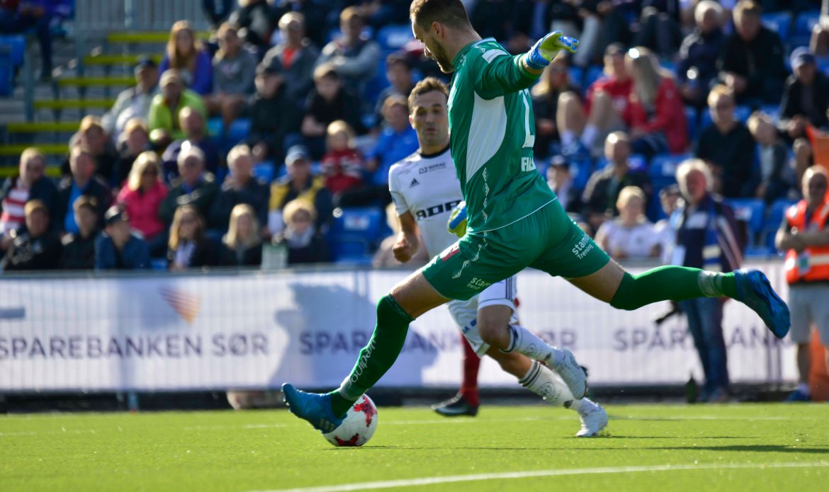 Wilhem Pepa når ikke frem før Tromsdalen-keeperen.