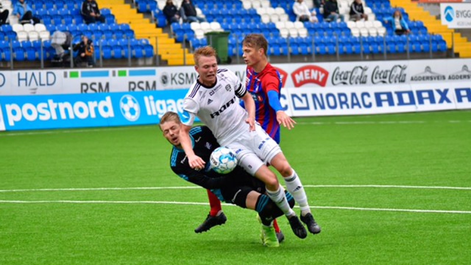 Fabian Stensrud Ness kriger inn 2-0 rett før pause.