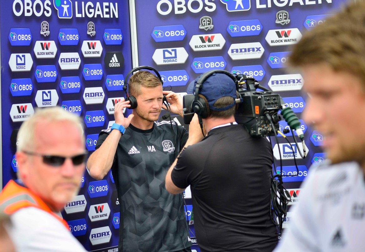 Mattias Andersson var naturlig nok i fokus i sin aller første kamp som Arendal-trener.