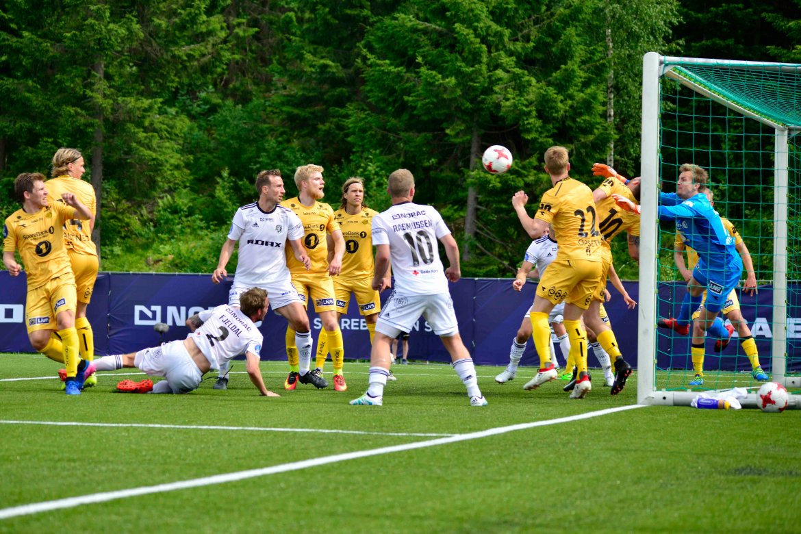 Tøffe dødballdueller.