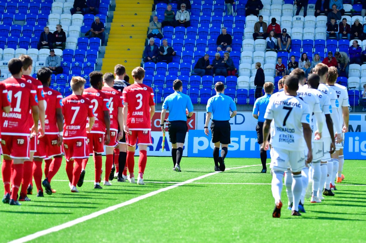 Innmarsj: Arendal-Levanger.