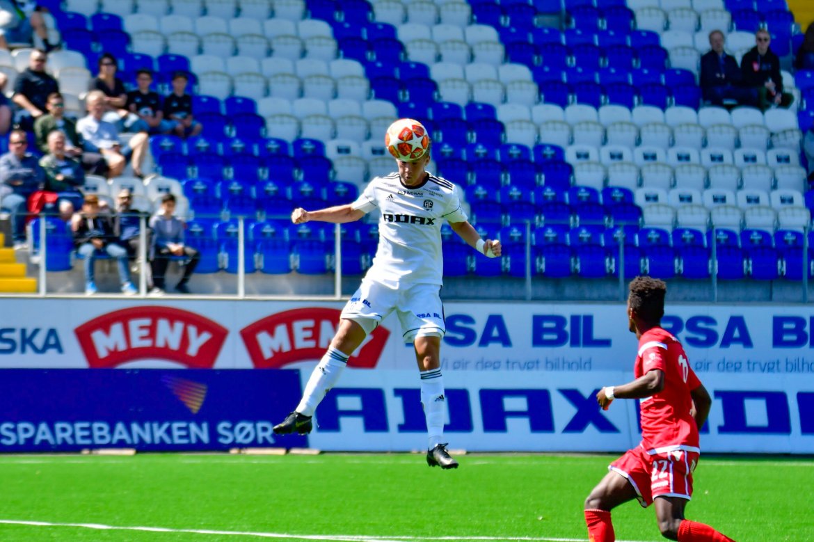Conrad Wallem bruker hodet.