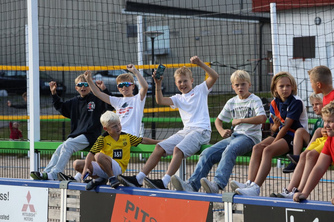 Disse guttene var veldig fornøyd med tre poeng!