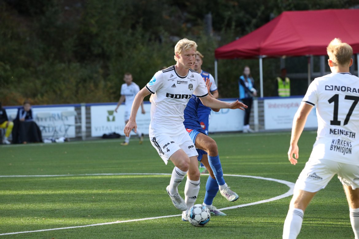 Vegard Bergan og resten av forsvarsfireren kan være fornøyd med at Arendal igjen holdt nullen på hjemmebane.