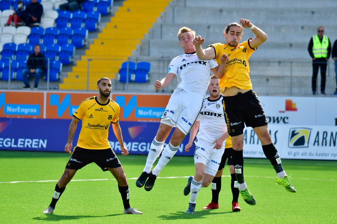 Conrad Wallem tok alle dueller han kunne! Fabian Stensrud Ness følger med.