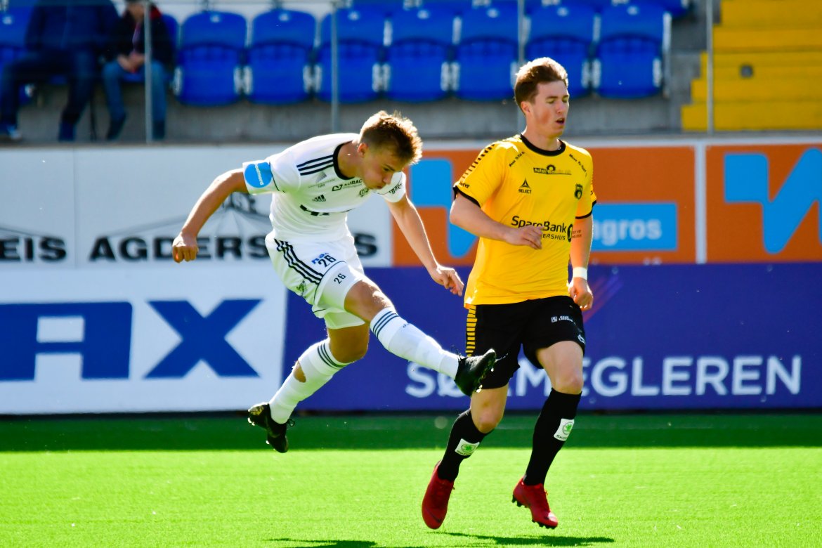 Conrad Wallem i skuddet.