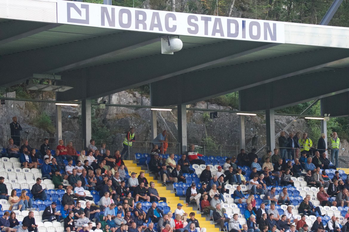 Over 700 hadde løst billett på Norac stadion denne kvelden.