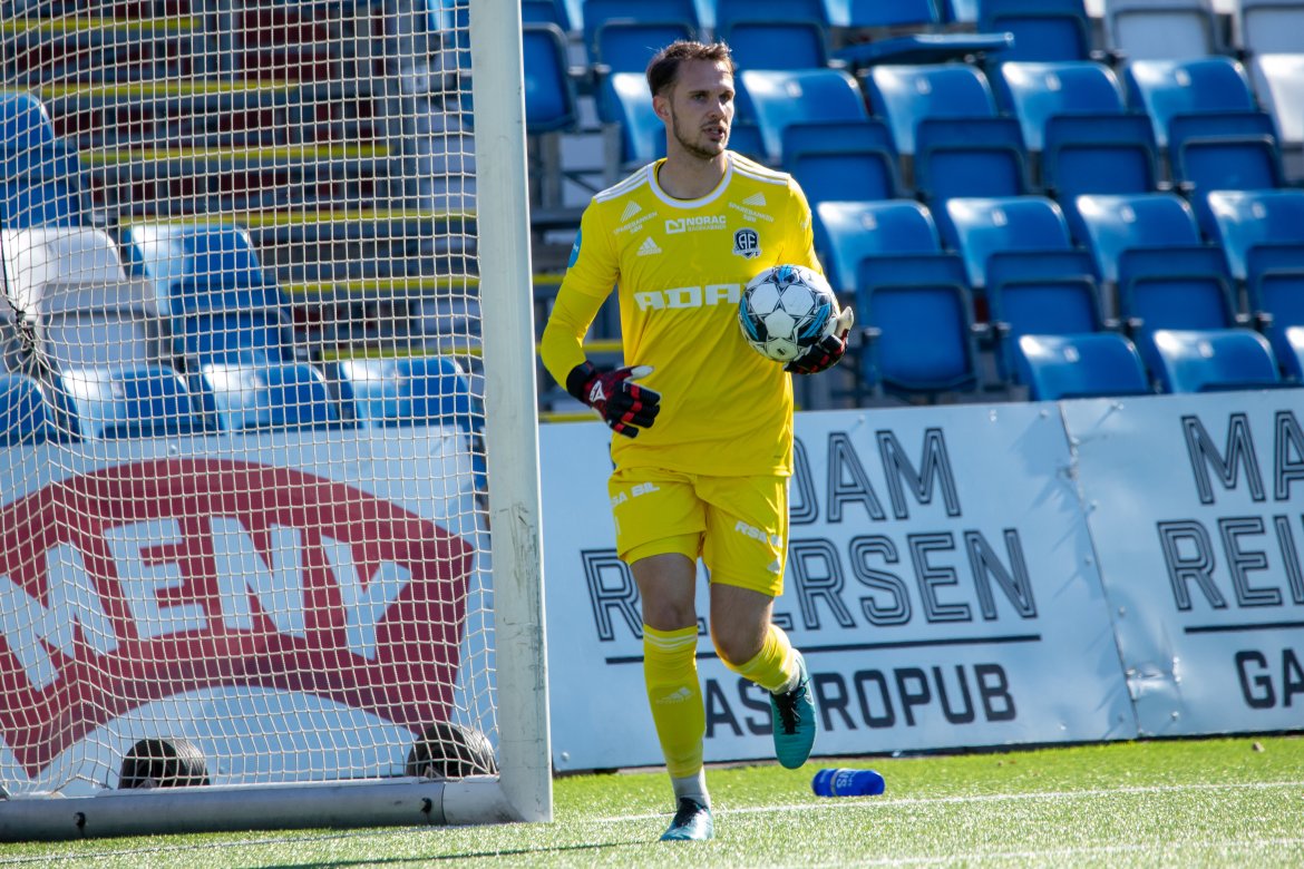 Jonatan Byttingsvik måtte varte opp med flere gode redninger da Staal kom til store sjanser i andre omgang.