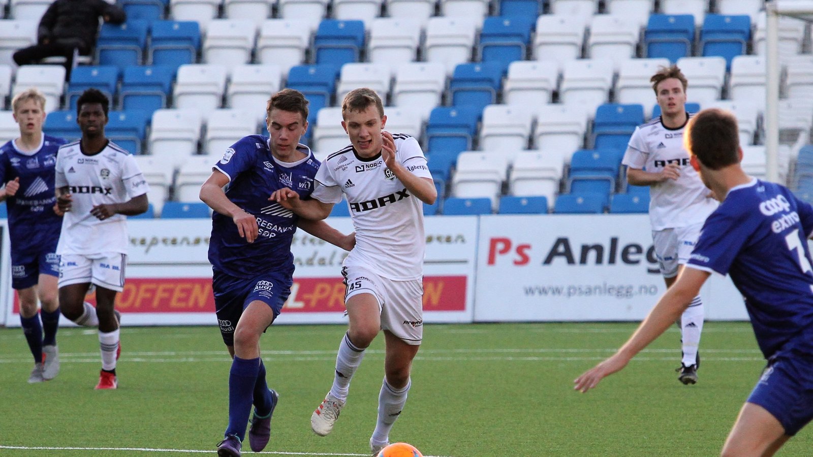 Jonas Gylland i aksjon for juniorlaget mot Vindbjart. 