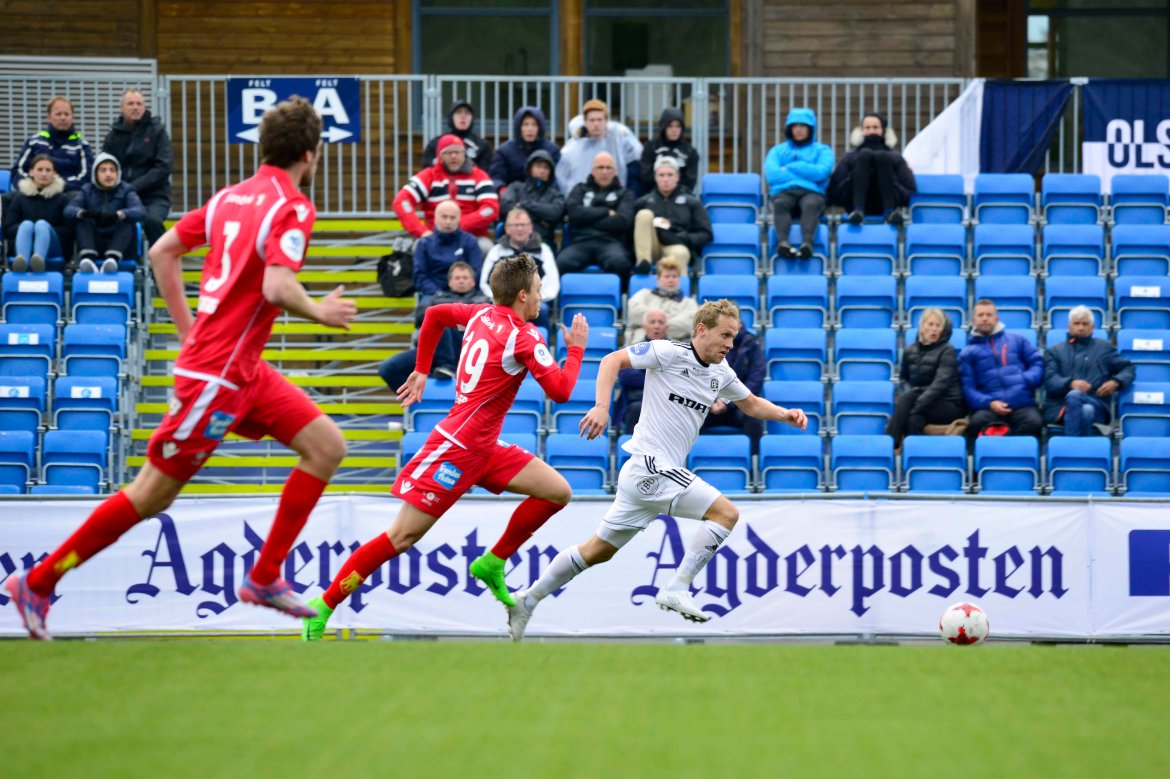 Tobias Olsvik i fint driv. Han fikk også en scoring annullert.