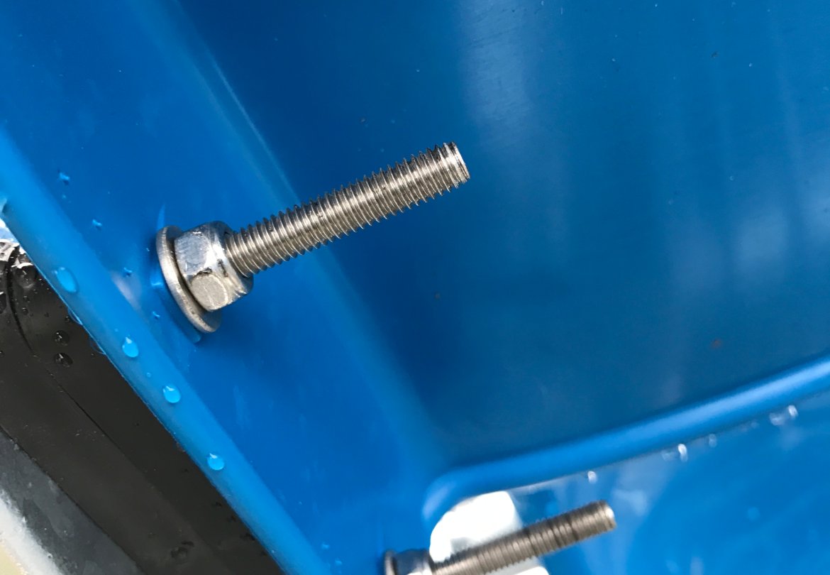 Hvert enkelt sete er skrudd sammen for hånd.