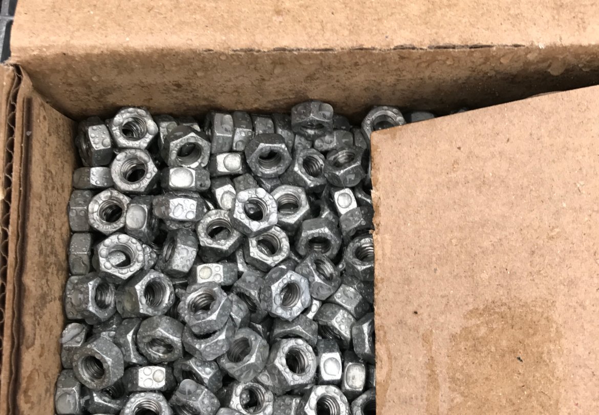 Tusenvis av muttere er blitt skrudd denne helgen.