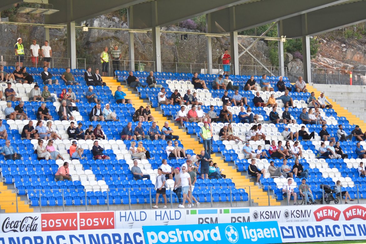 Slik ser det ut når det er fullt på stadion i korona-tider...