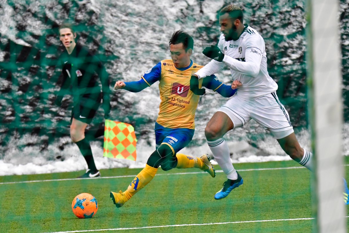 Reiss Greenidge i duell med Jerv Thomas Zernichow.