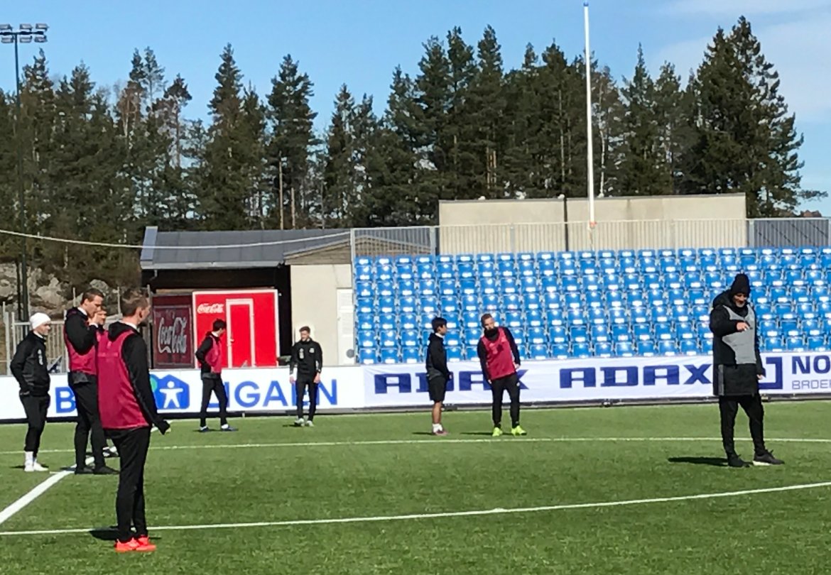 Det terpes på detaljer, både offensivt og defensivt, på treningsfeltet.