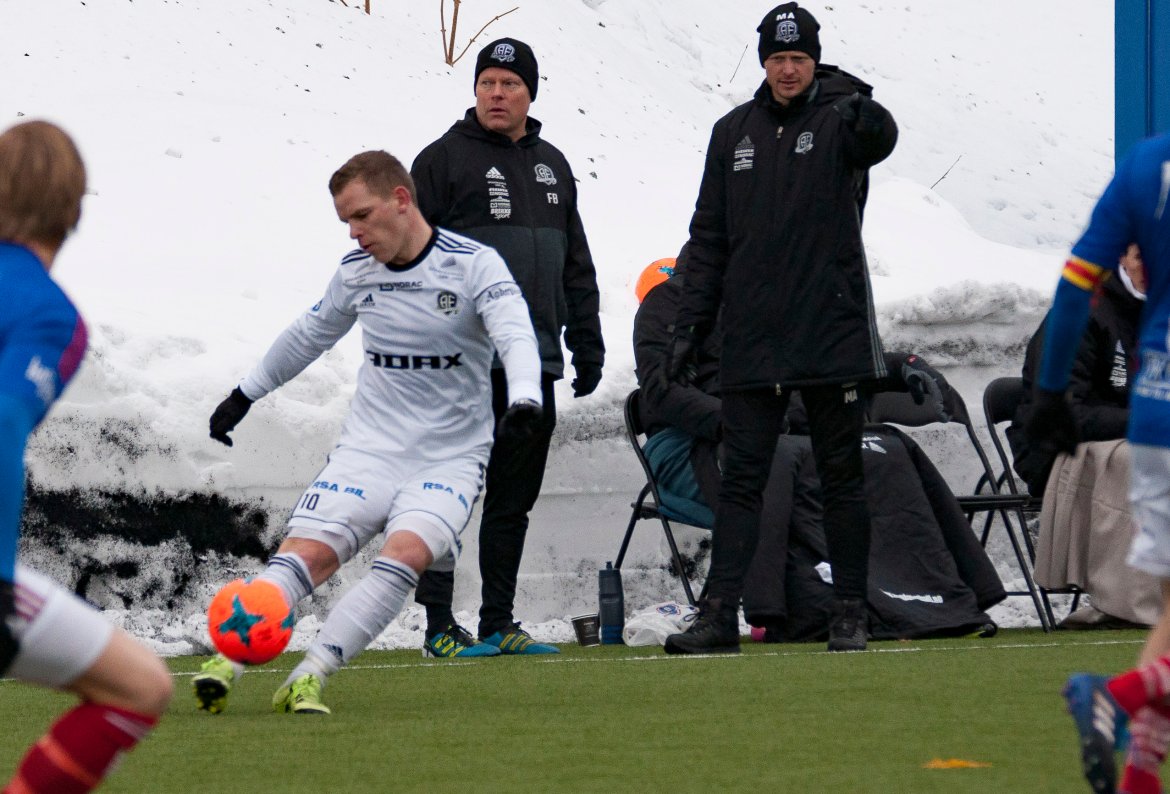 Jakob Rasmussen - i bakgrunnen Frank Bredal og Mattias Andersson.