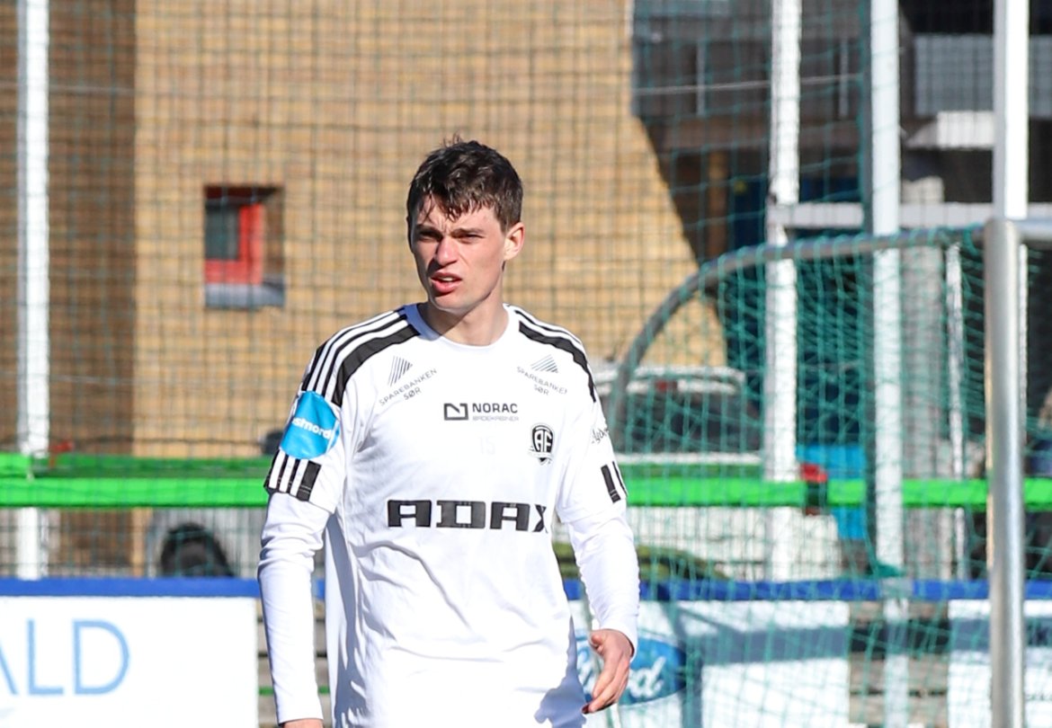 Edvard Linnebo Race har vært meget solid som midtstopper etter at han kom til Arendal fra Raufoss i vinter.