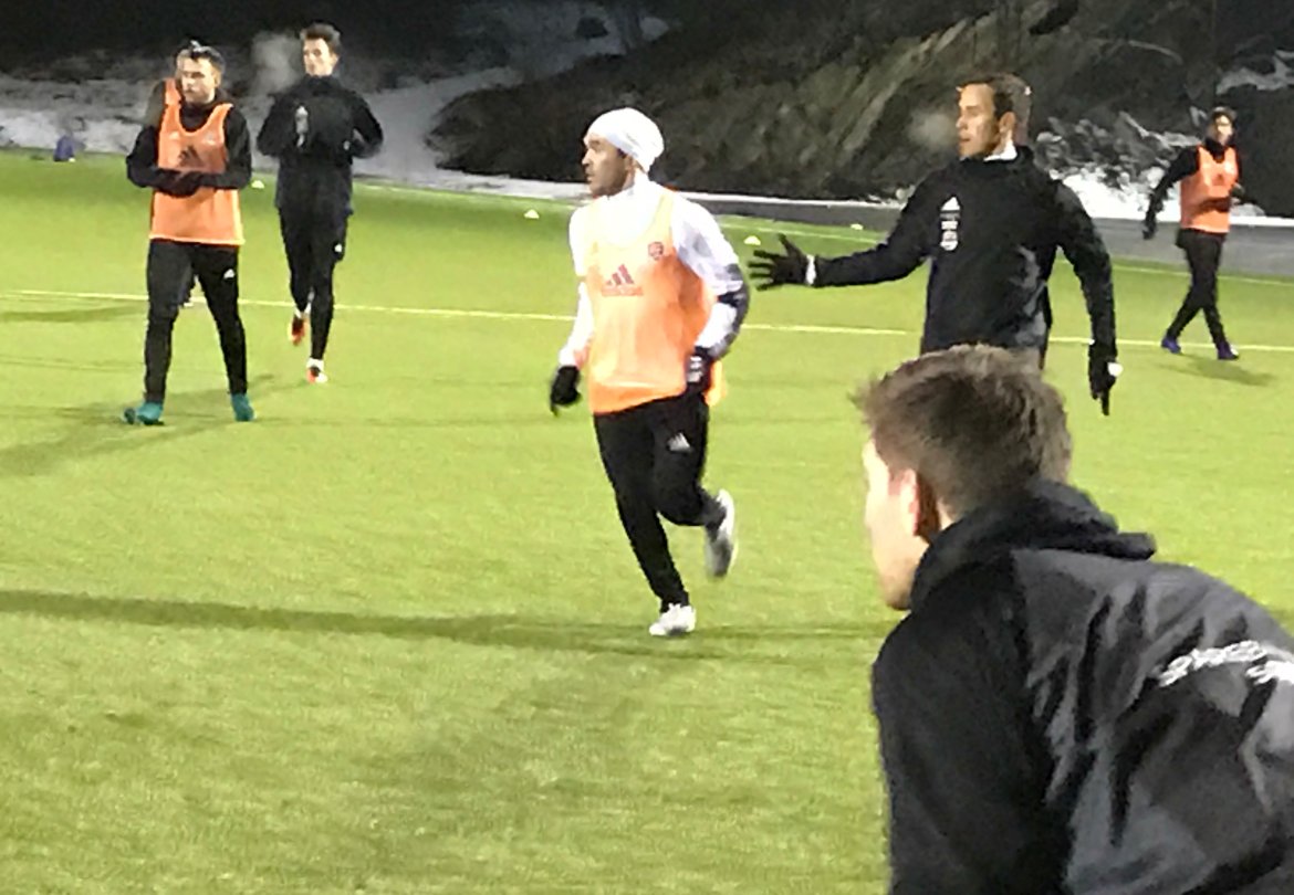 Wilhem Pepa skryter av de nye spillerne i Arendal-troppen. Her sammen med Dejan Corovic og Anders Gundersen (nærmest).